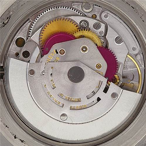 This image shows the rotor and intricate gears of the Rolex Vintage Collection 5513 Men
s Stainless Steel Black Dial 5513 Men
s Stainless Steel Black Dial watch movement.