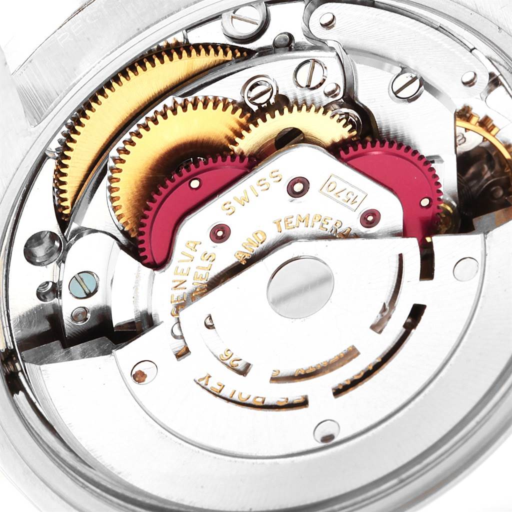 This image shows the internal mechanism of a Rolex Vintage Collection 1501 Men
s Stainless Steel White Dial 1501 Men
s Stainless Steel White Dial watch, highlighting its gears and intricate components.