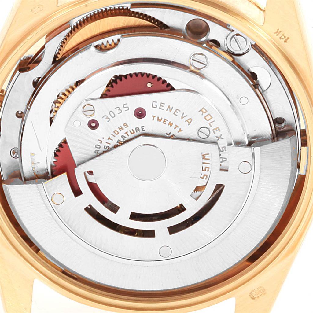 This image shows the inner mechanism of a Rolex Vintage Collection 15037 Men
s Yellow Gold Blue Dial 15037 Men
s Yellow Gold Blue Dial watch, viewed from the back.