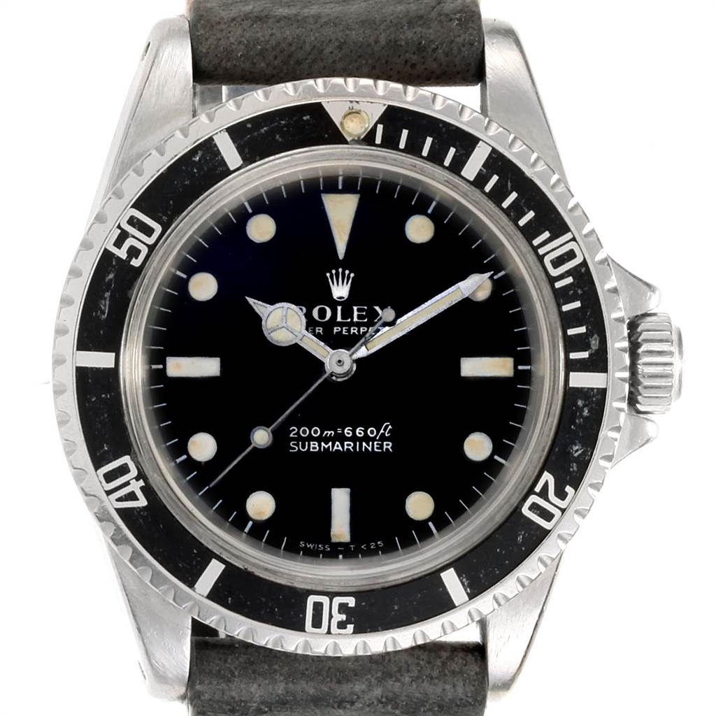 This image shows a front view of the Rolex Vintage Collection 5513 Men's Stainless Steel Black Dial 5513 Men's Stainless Steel Black Dial Submariner, highlighting the dial, bezel, and crown.