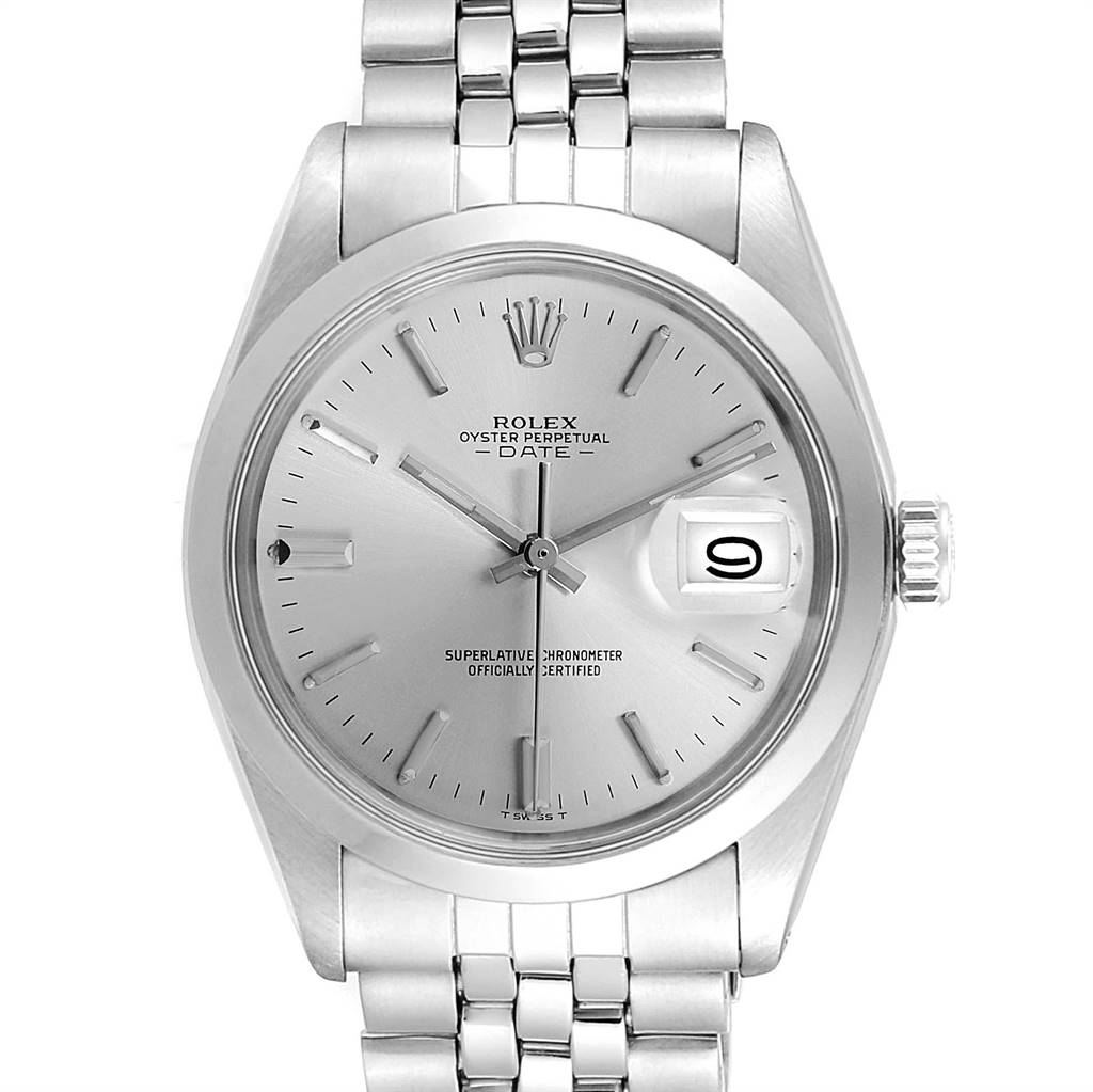 The image shows a frontal view of the Rolex Vintage Collection 1500 Men
s Stainless Steel Silver Dial 1500 Men
s Stainless Steel Silver Dial model, highlighting its dial, date window, and stainless steel bracelet.