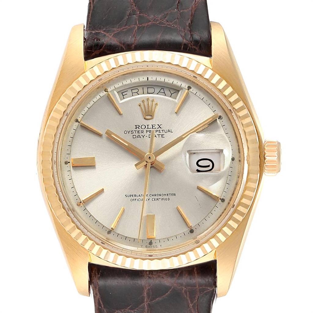 The image shows a front view of a Vintage Collection Rolex watch, highlighting its dial, date window, and leather strap.