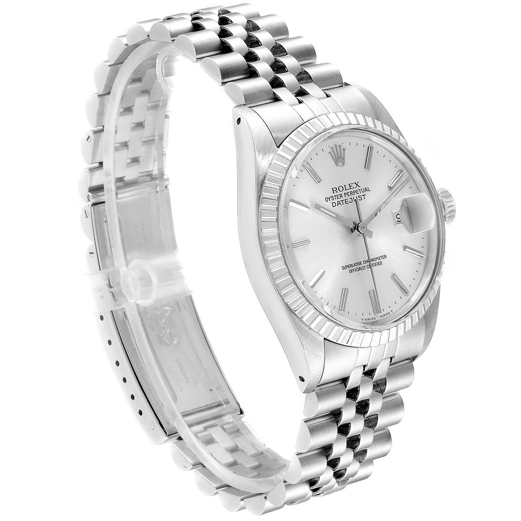 This image shows the front and side angle of the Rolex Vintage Collection 16030 Men
s Stainless Steel Silver Dial 16030 Men
s Stainless Steel Silver Dial model, highlighting its dial, bezel, and bracelet.