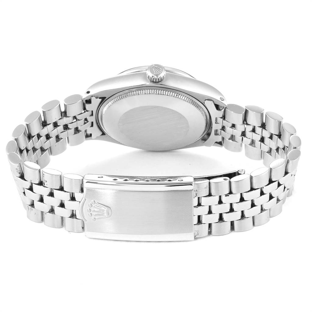 This image shows the back and clasp of the Rolex Vintage Collection 5500 Men
s Stainless Steel Silver Dial 5500 Men
s Stainless Steel Silver Dial watch, highlighting its stainless steel bracelet and case back.