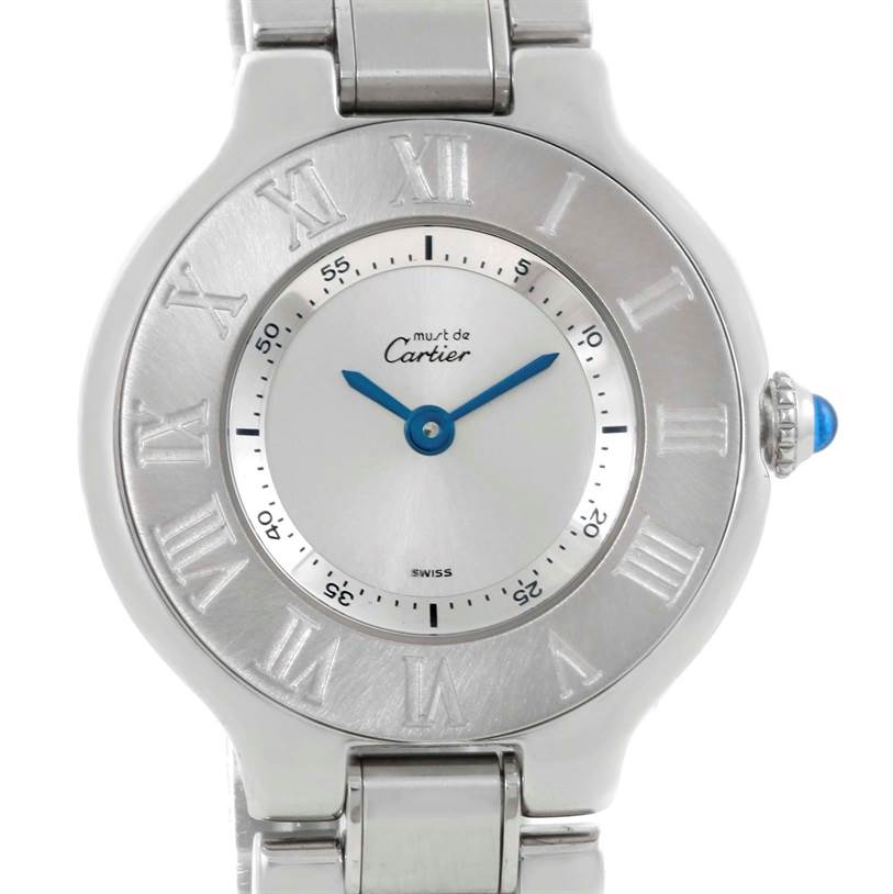 This is a frontal view of the Cartier Must 21 W10109T2 Men
s Stainless Steel Silver Dial W10109T2 Men
s Stainless Steel Silver Dial model watch, showcasing its dial, bezel, and part of the bracelet.