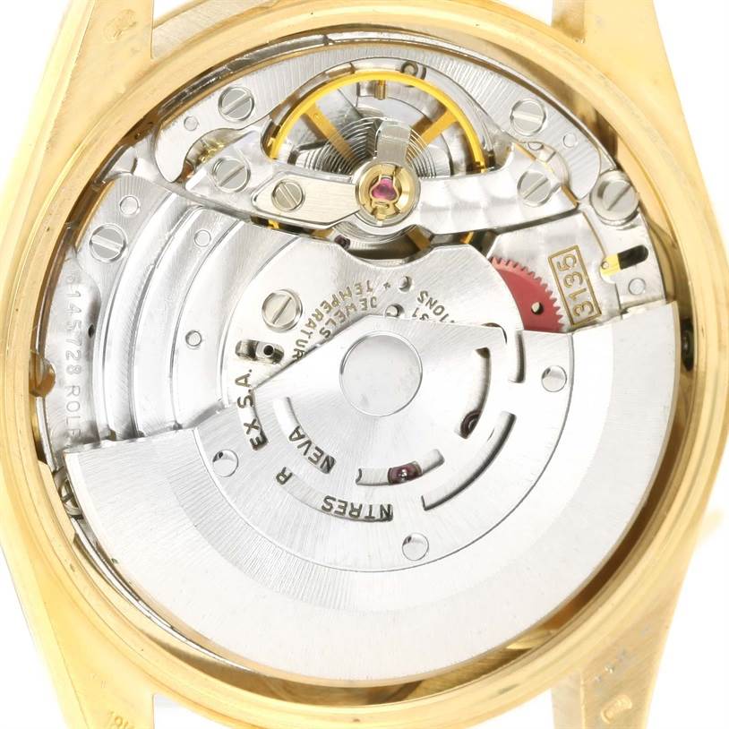 This image shows the internal mechanism of a Rolex President 15238 Men
s Yellow Gold Silver Dial 15238 Men
s Yellow Gold Silver Dial model watch from a close-up angle.