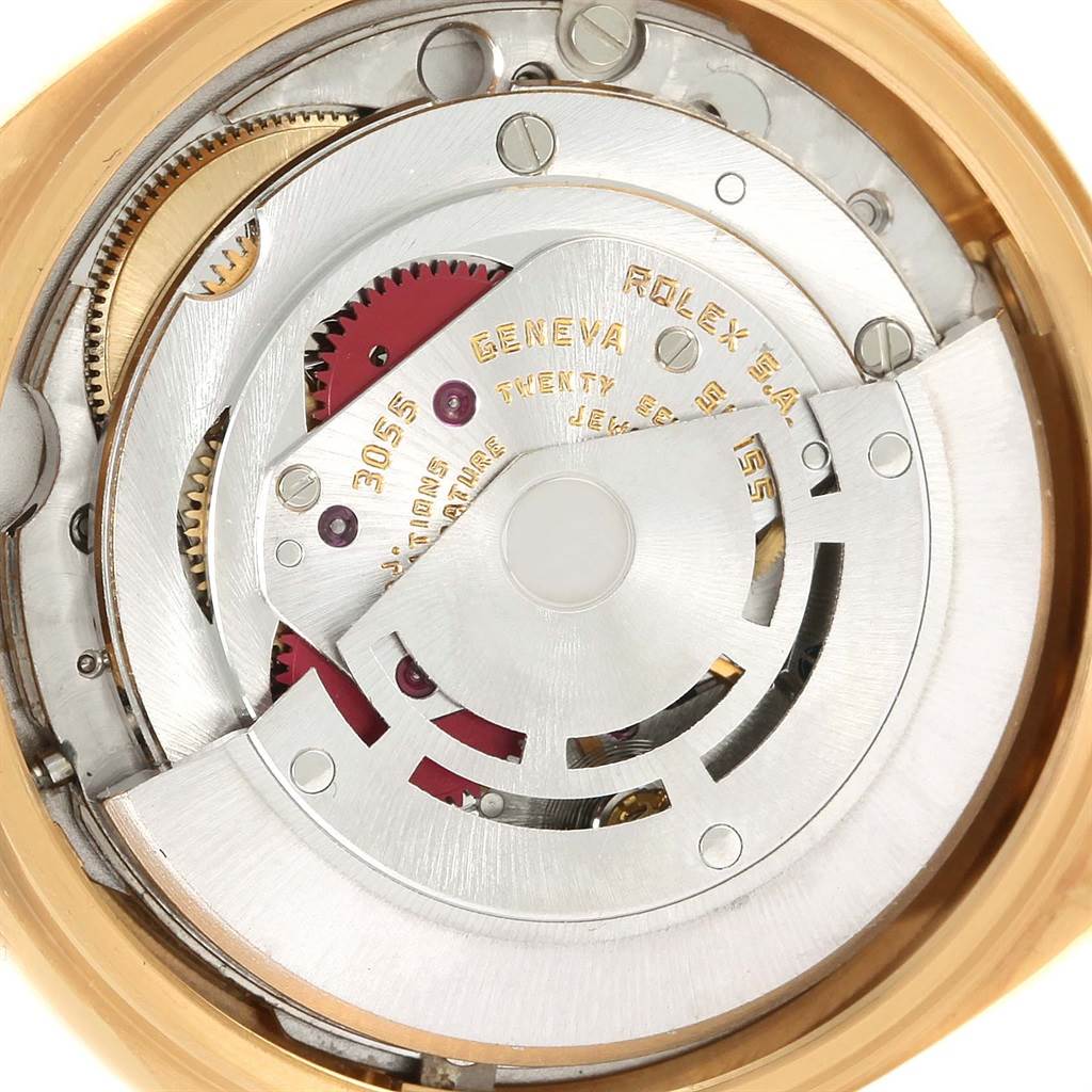 This image shows the internal mechanical movement of a Rolex President 18048 Men
s Yellow Gold Champagne Dial 18048 Men
s Yellow Gold Champagne Dial model watch.