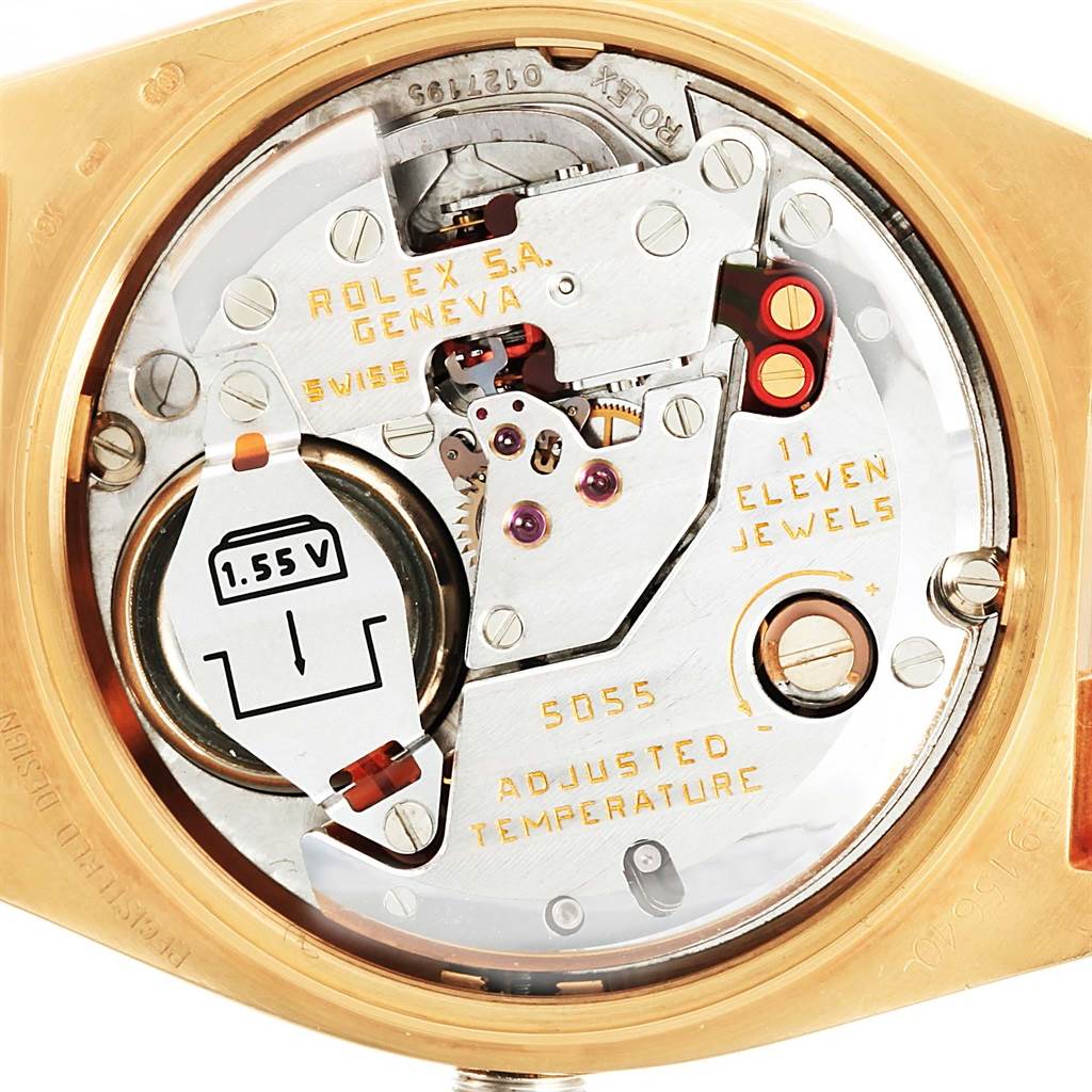This image shows the inner mechanism of a Rolex President 19018 Men's Yellow Gold Champagne Dial 19018 Men's Yellow Gold Champagne Dial model watch, focusing on its movement and inner components.