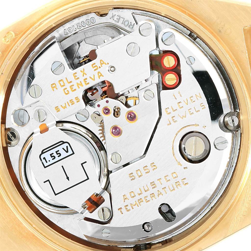 This image shows a close-up view of the movement inside a Rolex President 19018 Men
s Yellow Gold Black Dial 19018 Men
s Yellow Gold Black Dial model watch.
