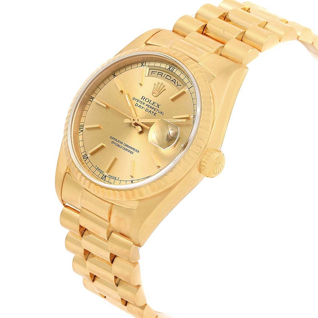 This image shows a side view of a Rolex President 18238 Men
s Yellow Gold Champagne Dial 18238 Men
s Yellow Gold Champagne Dial model watch, showcasing the dial, bracelet, and crown.