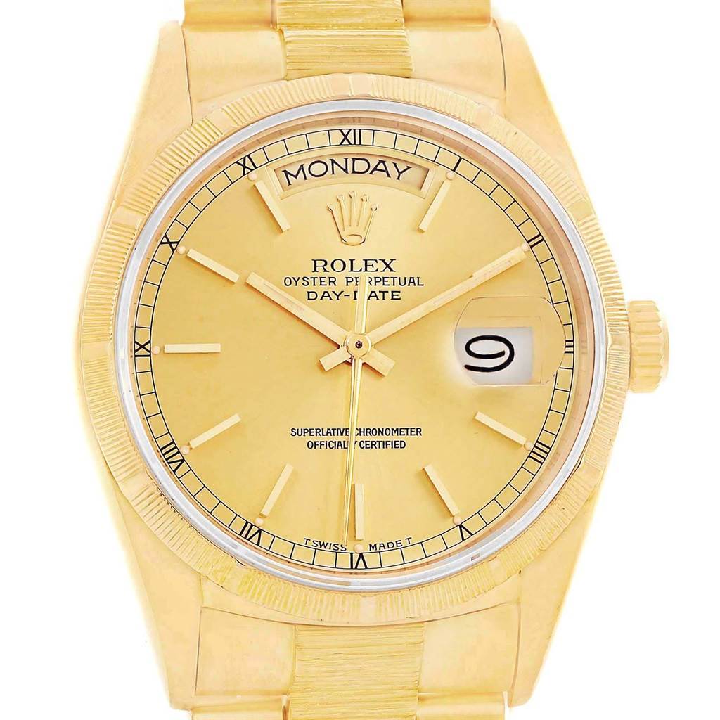 This image shows the front view of the Rolex President 18078 Men
s Yellow Gold Champagne Dial 18078 Men
s Yellow Gold Champagne Dial model watch, highlighting its dial, hands, day-date display, and crown.