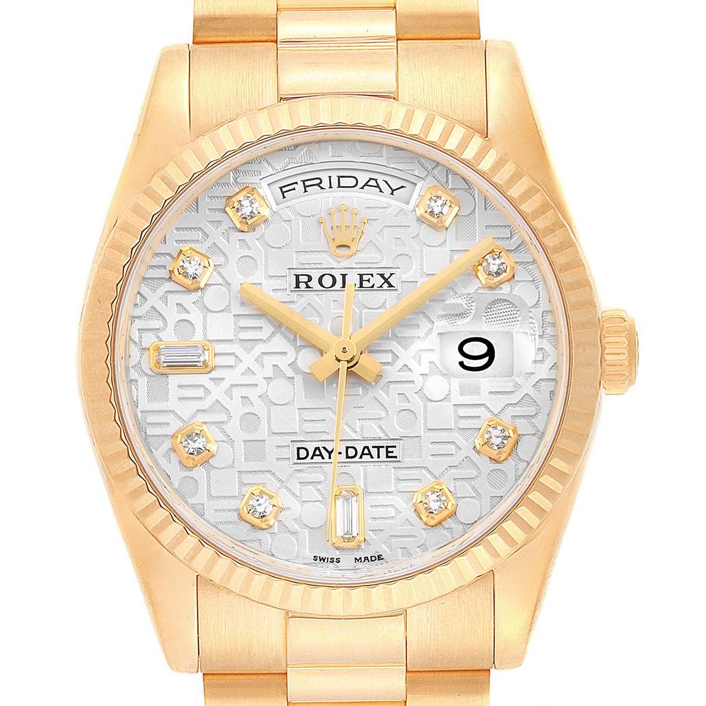 The image shows a close-up of the dial and bezel of a Rolex President 118238 Men
s Yellow Gold Silver Dial 118238 Men
s Yellow Gold Silver Dial model watch.