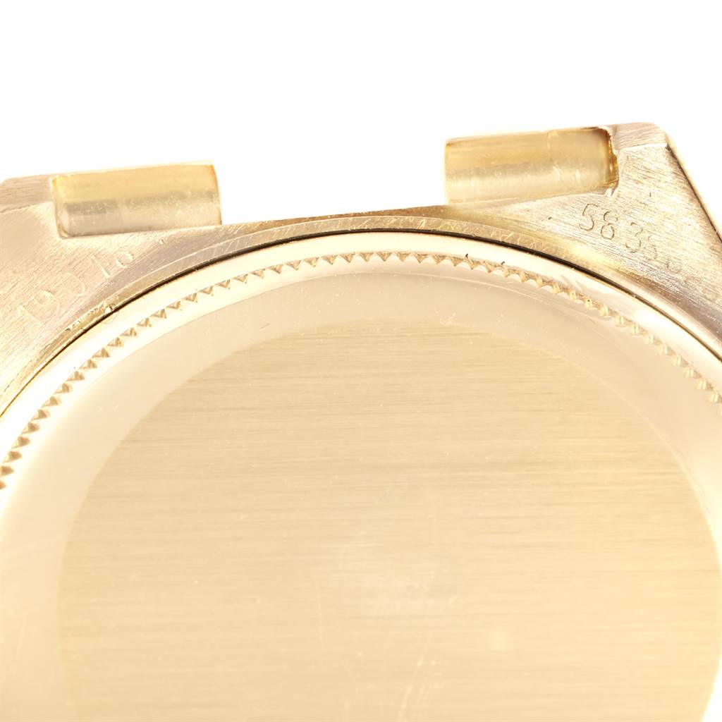 This image shows the front view of the Rolex President 14418 Men
s Yellow Gold Brown Dial 14418 Men
s Yellow Gold Brown Dial watch case, highlighting the bezel and lug attachments.