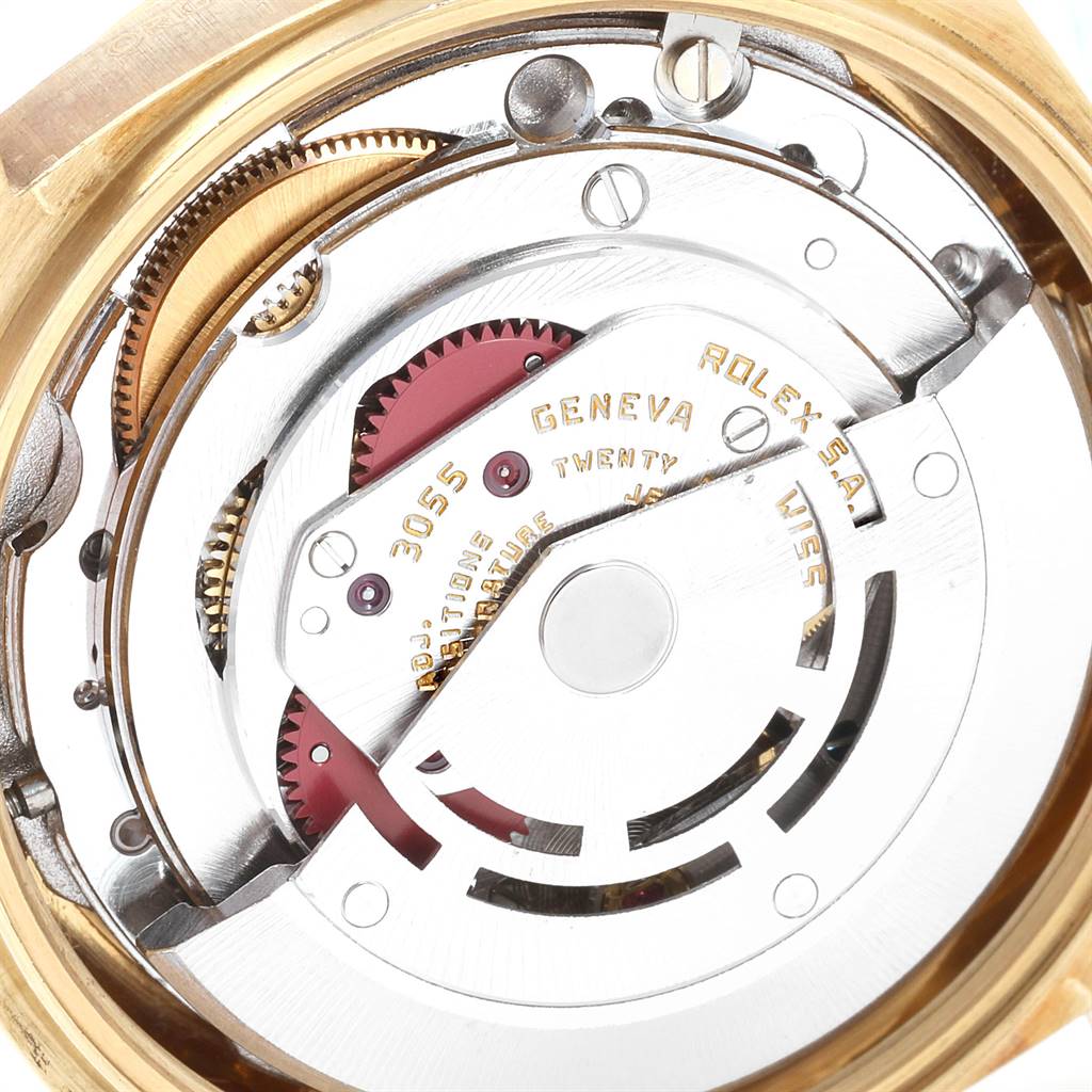 The image shows the internal mechanism and components of a Rolex President 18038 Men
s Yellow Gold Champagne Dial 18038 Men
s Yellow Gold Champagne Dial model watch from a close-up angle.