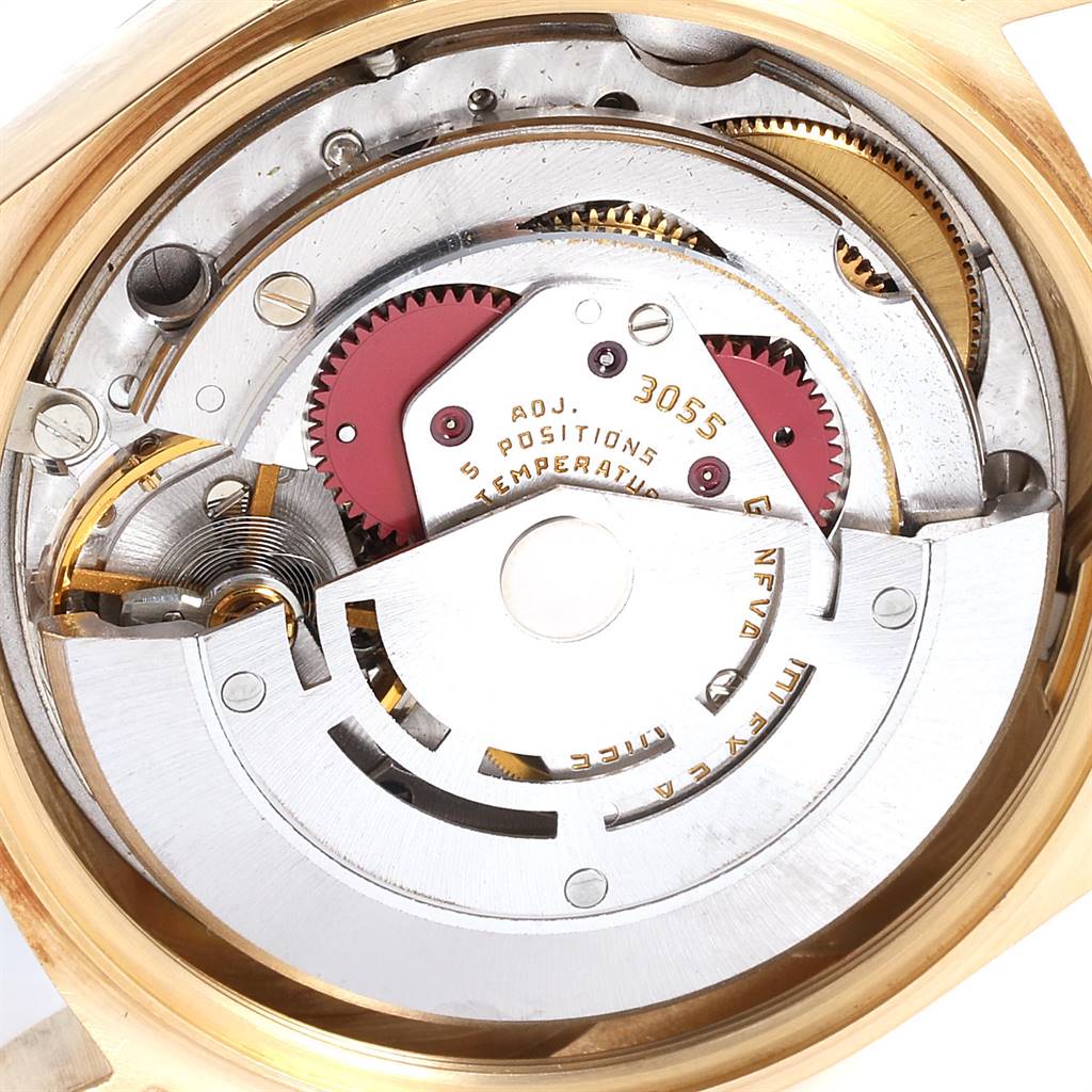 This image shows the internal mechanical movement of a Rolex President 18038 Men
s Yellow Gold Black Dial 18038 Men
s Yellow Gold Black Dial model watch from a top-down angle.