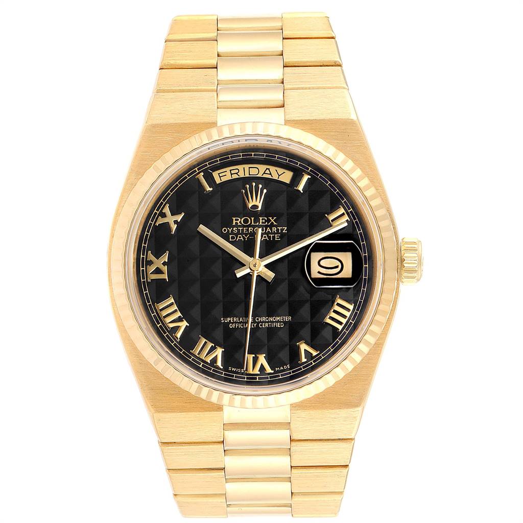 The image shows a front view of the Rolex President 19018 Men
s Yellow Gold Black Dial 19018 Men
s Yellow Gold Black Dial model watch, highlighting its gold bracelet, black dial, and day-date feature.