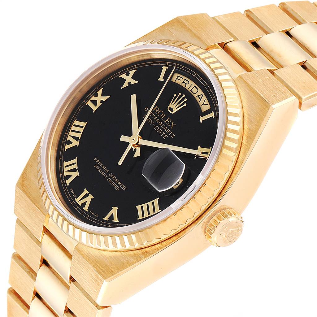 The image shows a side angle of the Rolex President 19018 Men
s Yellow Gold Black Dial 19018 Men
s Yellow Gold Black Dial model watch, highlighting its black dial, gold Roman numerals, and gold bracelet.