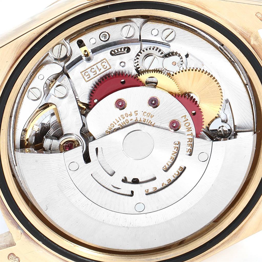 This image shows the internal mechanism of the Rolex President 18238 Men
s Yellow Gold Champagne Dial 18238 Men
s Yellow Gold Champagne Dial model watch from a top-down angle.