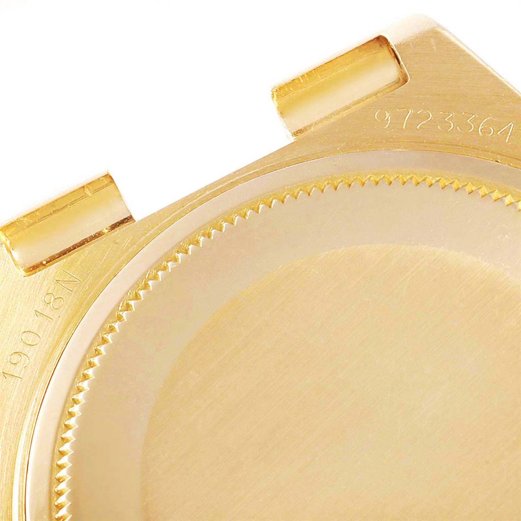 This image shows a close-up of the backside and lugs of a Rolex President 19018 Men
s Yellow Gold Black Dial 19018 Men
s Yellow Gold Black Dial model watch case.