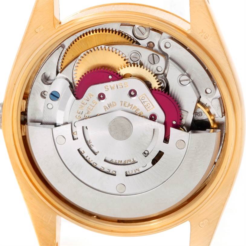 This image shows the movement and gears of a Rolex President 1503 Men
s Yellow Gold Silver Dial 1503 Men
s Yellow Gold Silver Dial watch from a rear view.