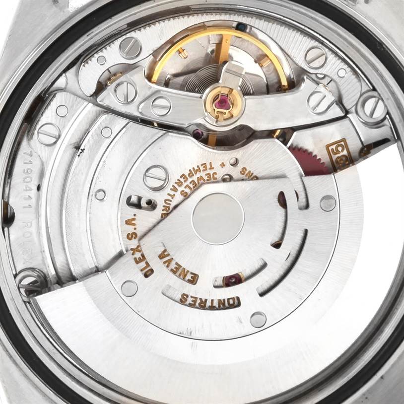 This image shows the internal mechanical movement of a Rolex Datejust 16233 Men's Steel and Gold (two tone) Champagne Dial 16233 Men's Steel and Gold (two tone) Champagne Dial watch.