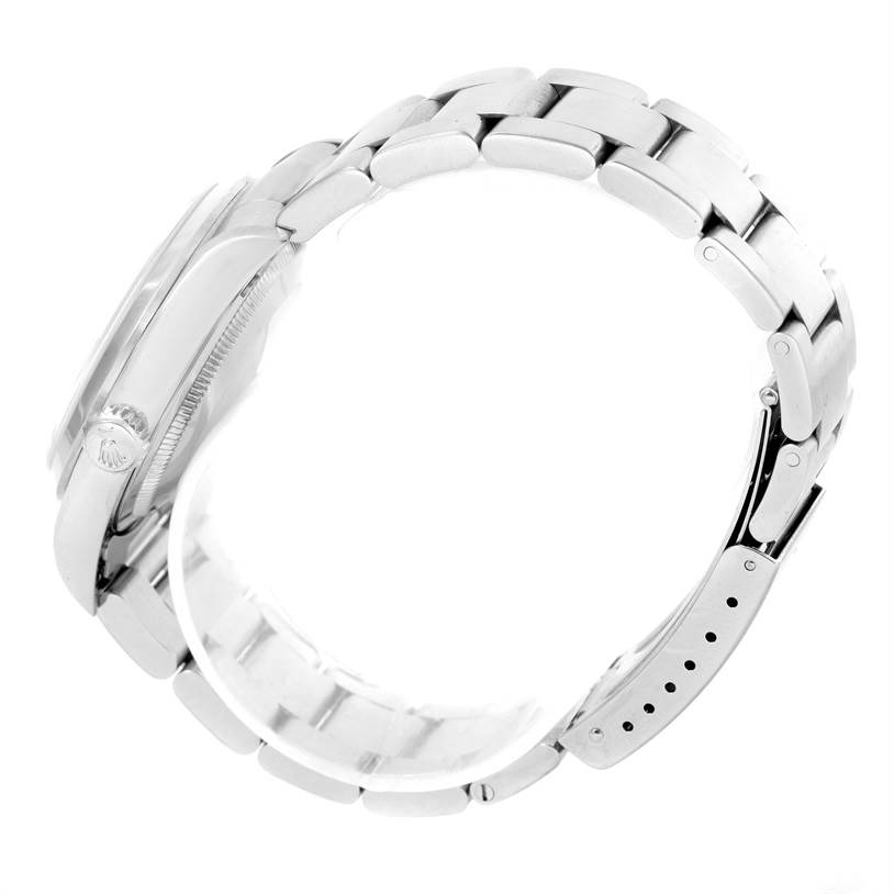 The image shows a side view of a Rolex Datejust 16200 Men
s Stainless Steel Black Dial 16200 Men
s Stainless Steel Black Dial watch, focusing on the bracelet and clasp.