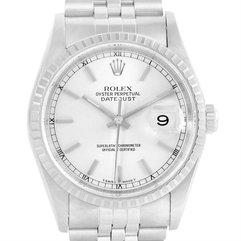 The image shows a front view of the Rolex Datejust 16220 Men
s Stainless Steel Silver Dial 16220 Men
s Stainless Steel Silver Dial watch, highlighting its dial, bezel, and bracelet.