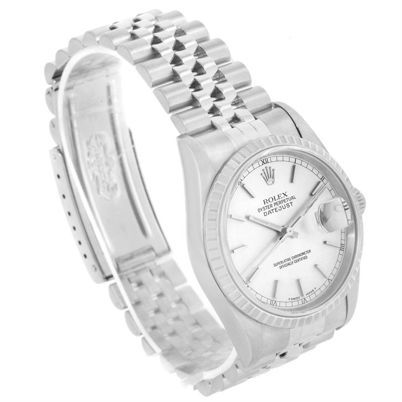 The image shows a side angle of the Rolex Datejust 16220 Men
s Stainless Steel Silver Dial 16220 Men
s Stainless Steel Silver Dial watch, highlighting the watch face, bezel, and part of the band.