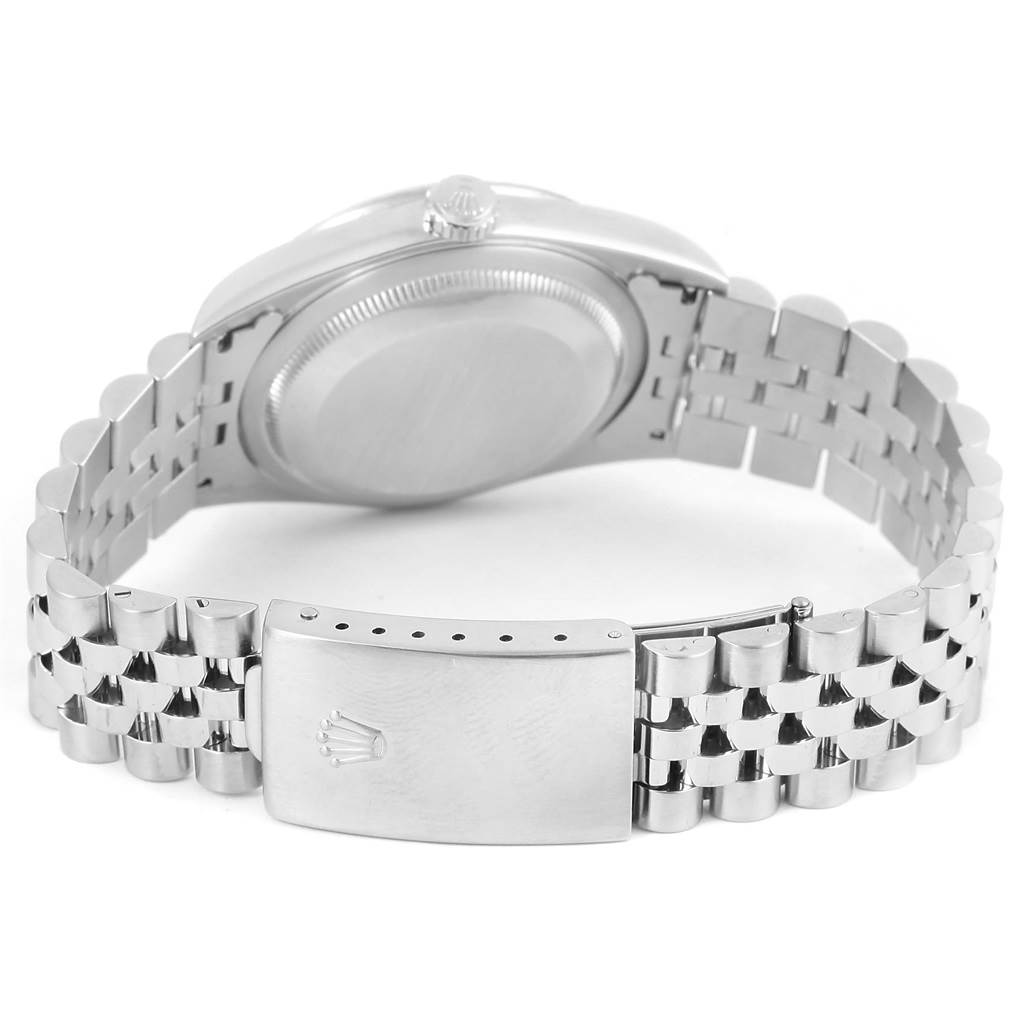 This image shows the back view of a Rolex Datejust 16220 Men
s Stainless Steel White Dial 16220 Men
s Stainless Steel White Dial watch, focusing on the case back and clasp of the Jubilee bracelet.