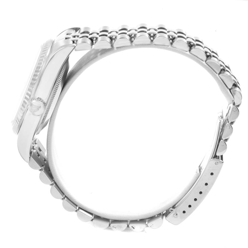 This image of the Rolex Datejust 16234 Men
s Stainless Steel Silver Dial 16234 Men
s Stainless Steel Silver Dial watch shows the side view focusing on the case and the bracelet.