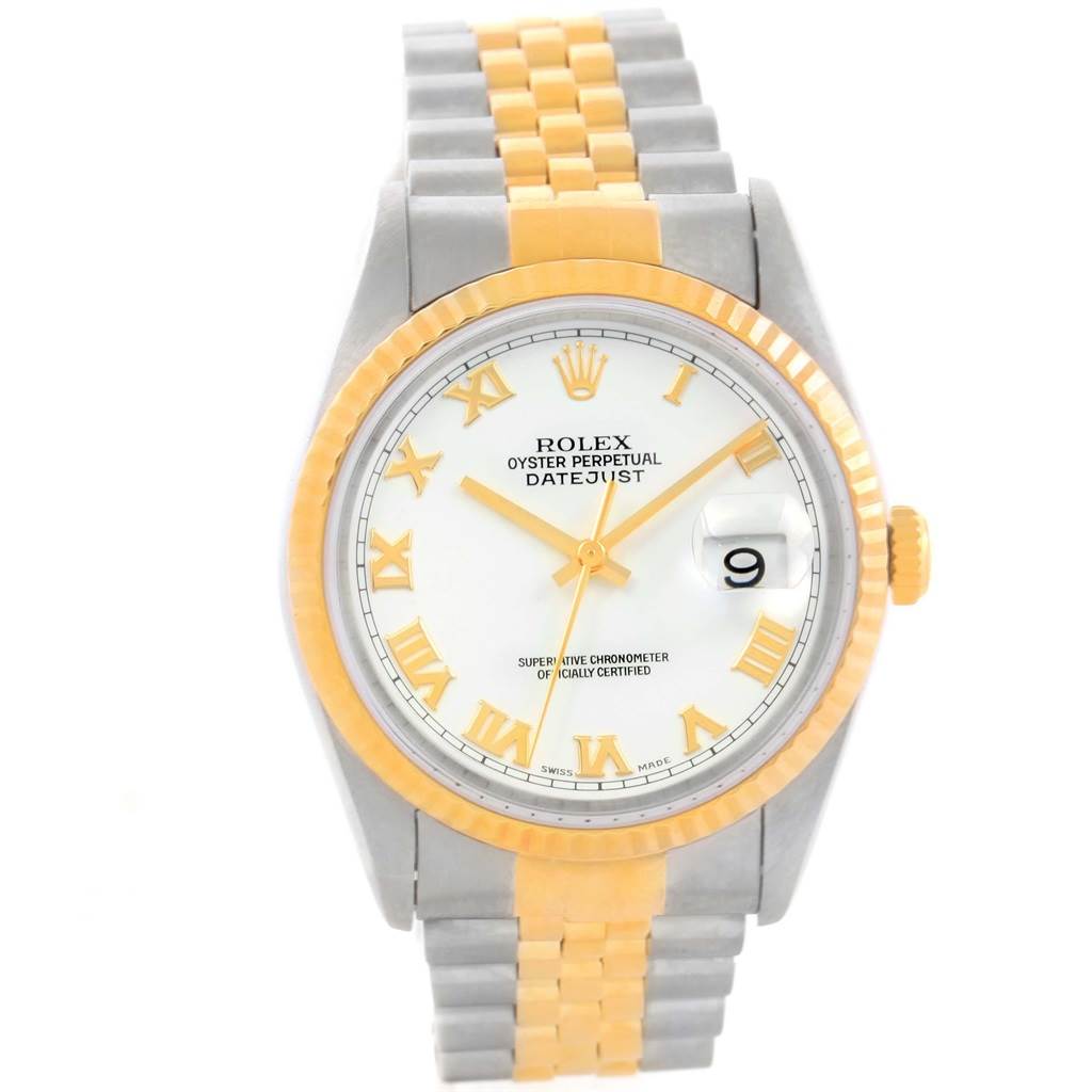 This image shows a front view of the Rolex Datejust 16233 Men
s Steel and Gold (two tone) White Dial 16233 Men
s Steel and Gold (two tone) White Dial watch, highlighting its face, bezel, and two-tone bracelet.