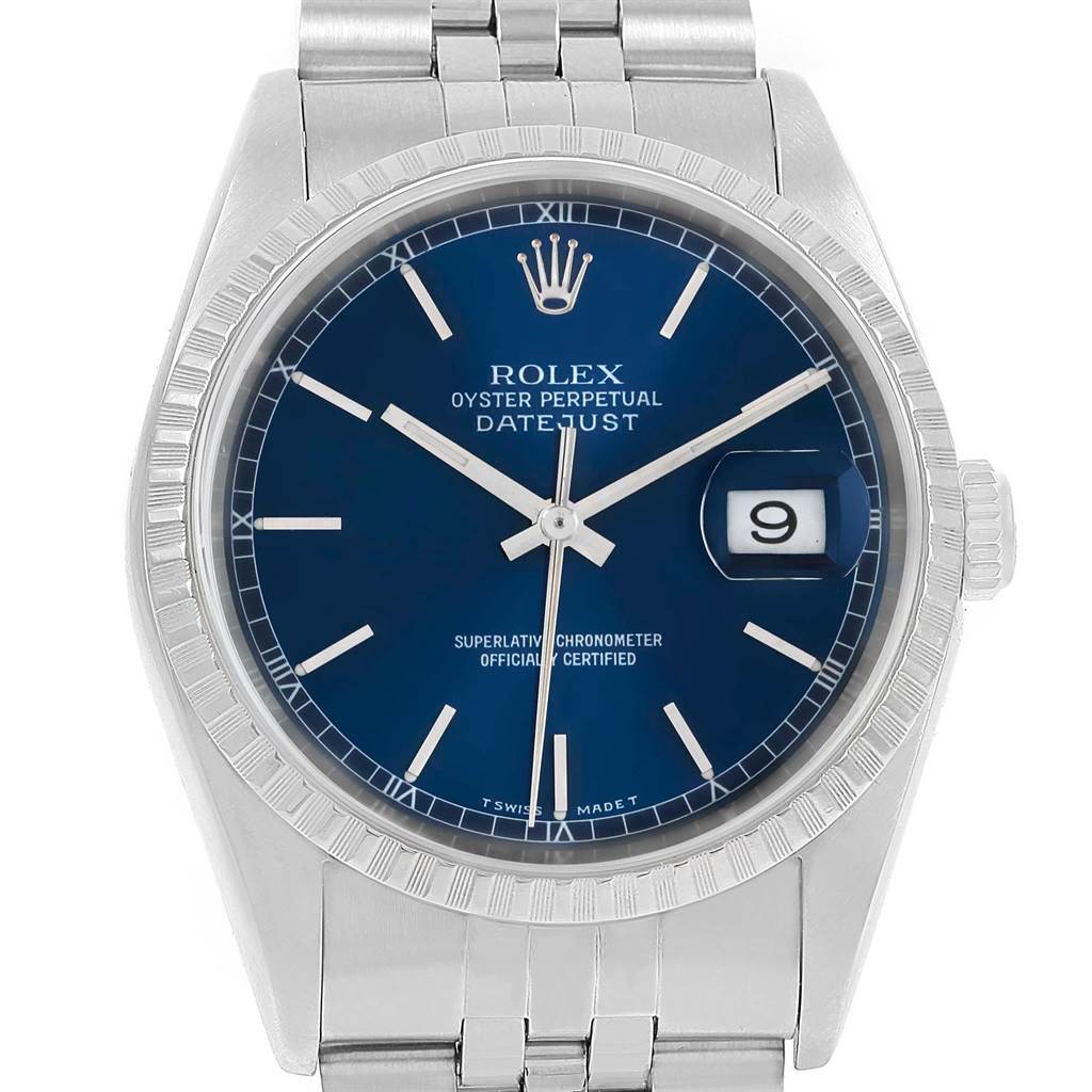 The image shows a front view of a Rolex Datejust 16220 Men
s Stainless Steel Blue Dial 16220 Men
s Stainless Steel Blue Dial watch displaying the dial, bezel, and part of the bracelet.