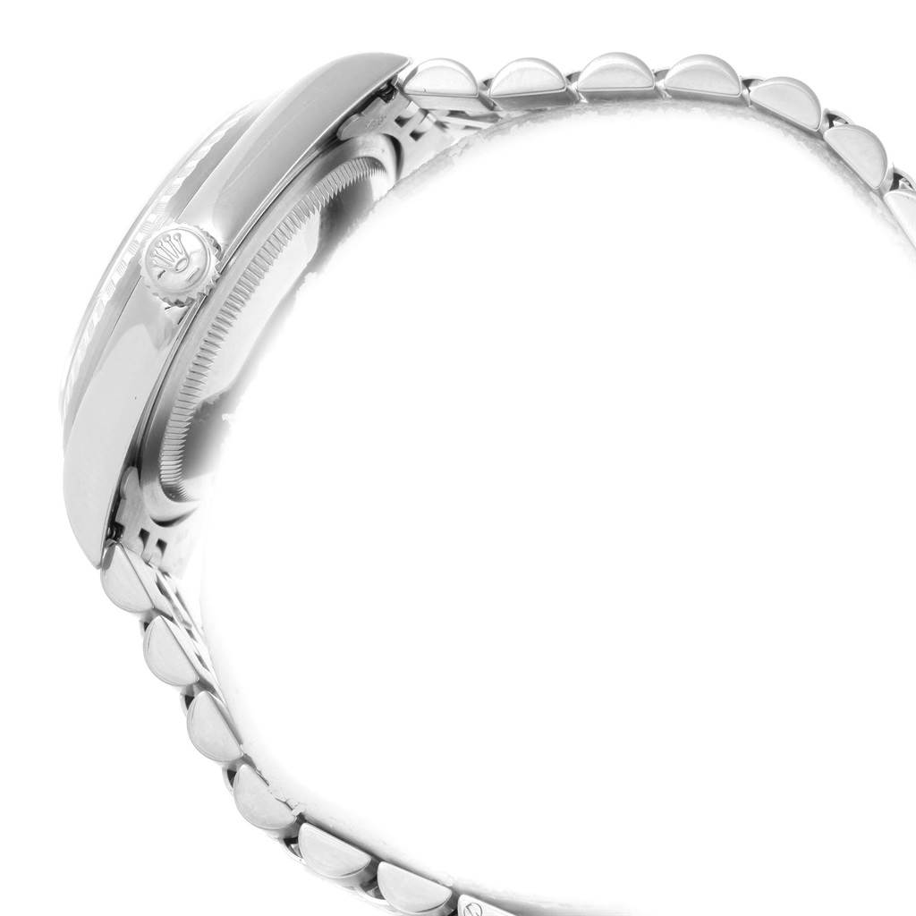 This image shows the side profile and part of the bracelet of a Rolex Datejust 16220 Men
s Stainless Steel Black Dial 16220 Men
s Stainless Steel Black Dial watch.