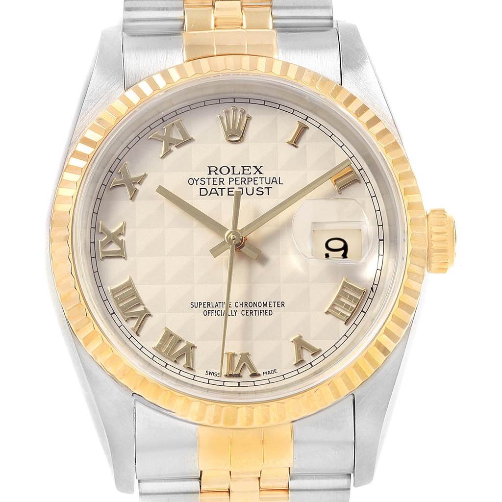 The image shows a front view of a Rolex Datejust 16233 Men
s Steel and Gold (two tone) Beige Dial 16233 Men
s Steel and Gold (two tone) Beige Dial watch, highlighting its gold fluted bezel, white dial, and two-tone bracelet.