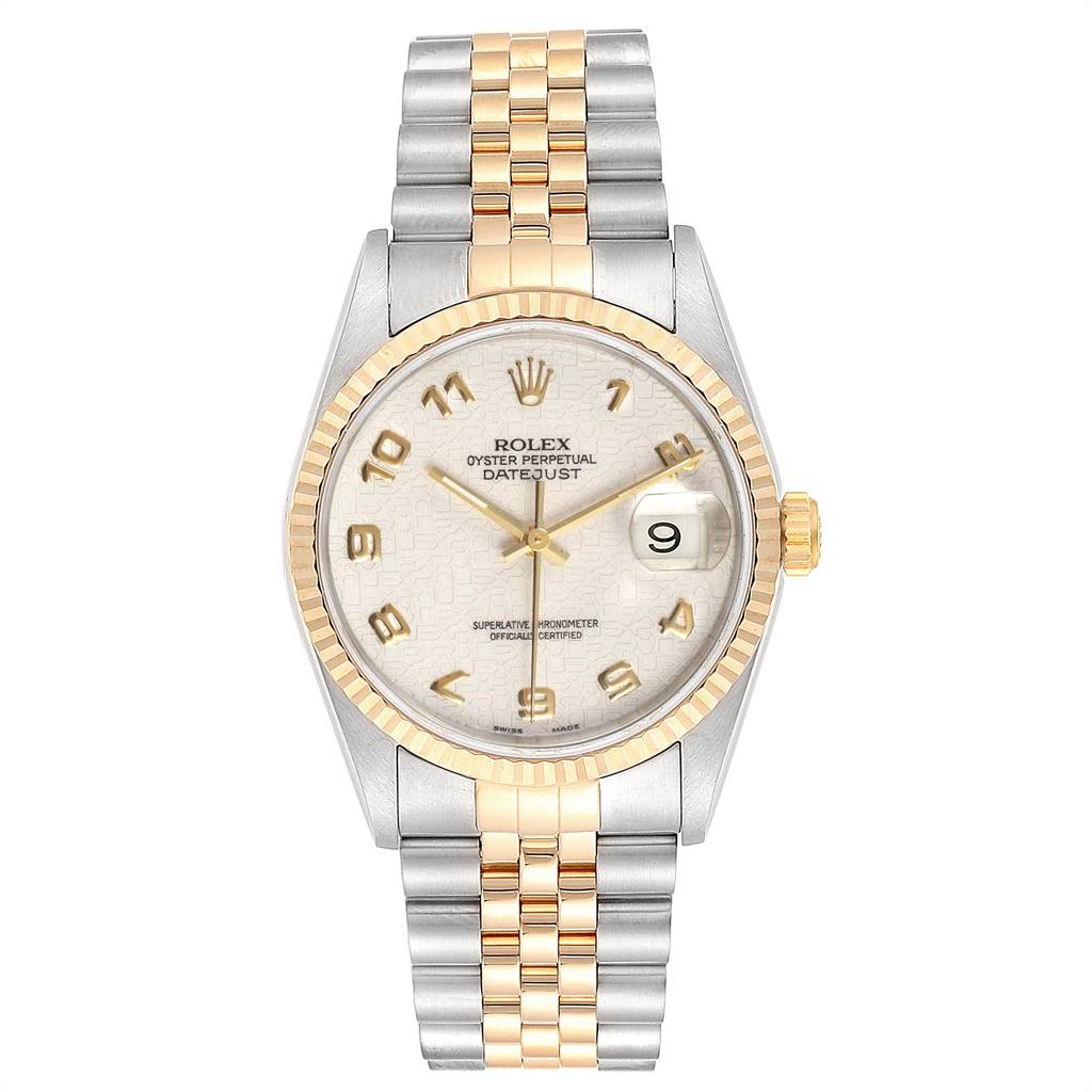 This image shows a frontal view of a Rolex Datejust 16233 Men
s Steel and Gold (two tone) Beige Dial 16233 Men
s Steel and Gold (two tone) Beige Dial watch, showcasing the dial, bezel, and two-tone bracelet.