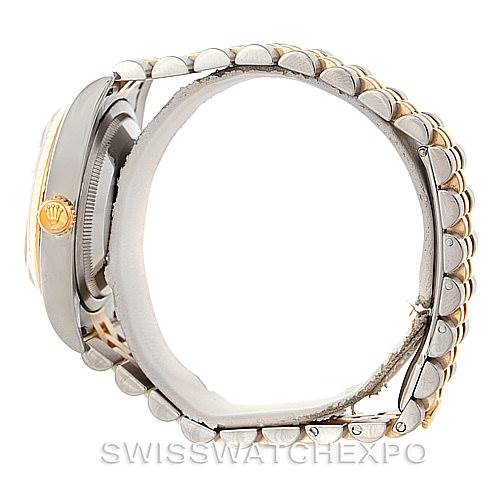 This image shows the side profile and bracelet of the Rolex Datejust 116233 Men
s Stainless Steel White Dial 116233 Men
s Stainless Steel White Dial watch, highlighting its two-tone metal design.