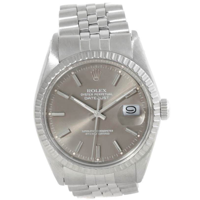 The image shows a front view of the Rolex Datejust 16030 Men
s Stainless Steel Grey Dial 16030 Men
s Stainless Steel Grey Dial watch, highlighting its dial, bezel, and bracelet.