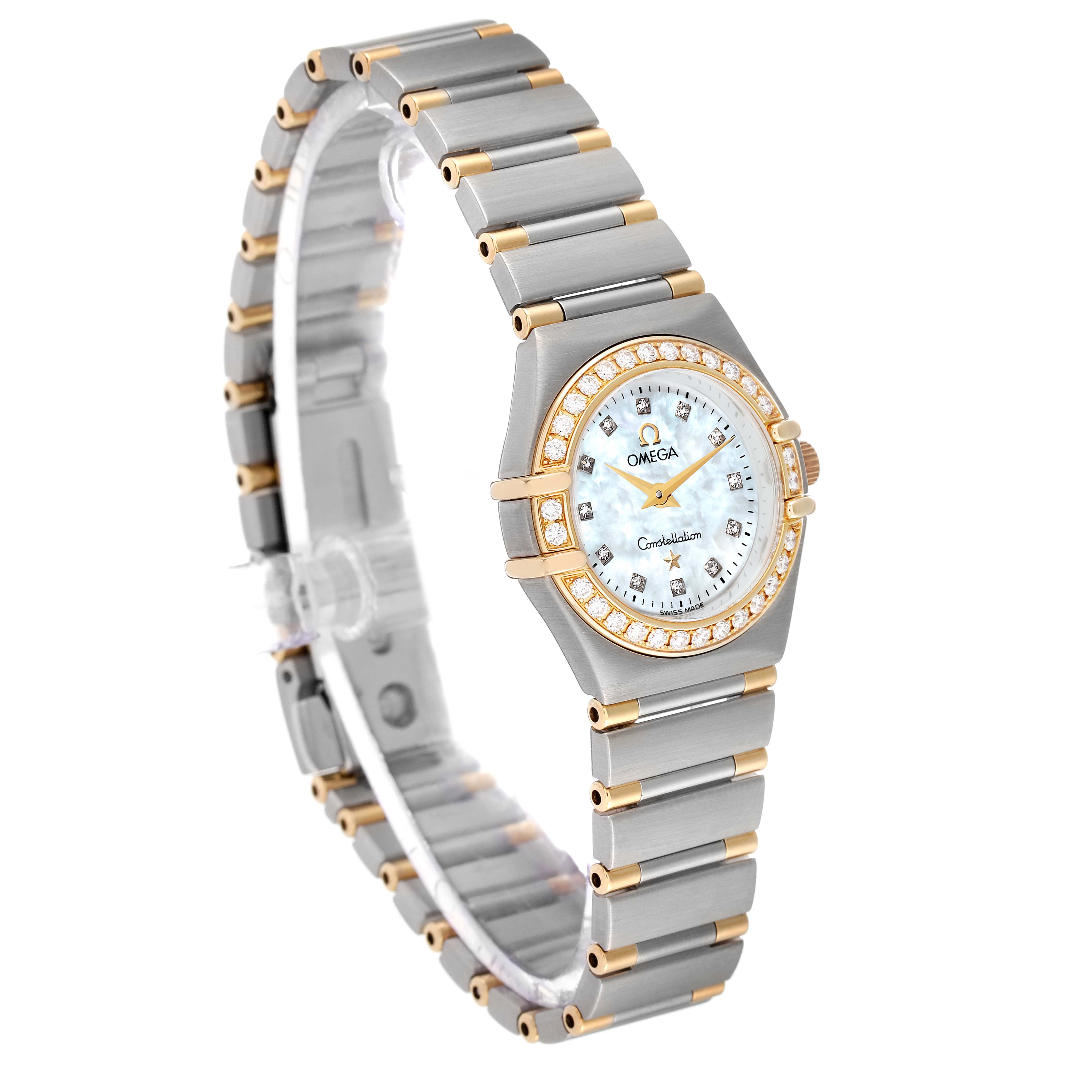 This image shows the Omega 1367.75.00 Women
s Steel and Gold (two tone) Mother of Pearl Dial 1367.75.00 Women
s Steel and Gold (two tone) Mother of Pearl Dial Constellation Steel Yellow Gold Diamond Ladies 1367.75.00 watch at a right side angle, highlighting the bracelet and face.