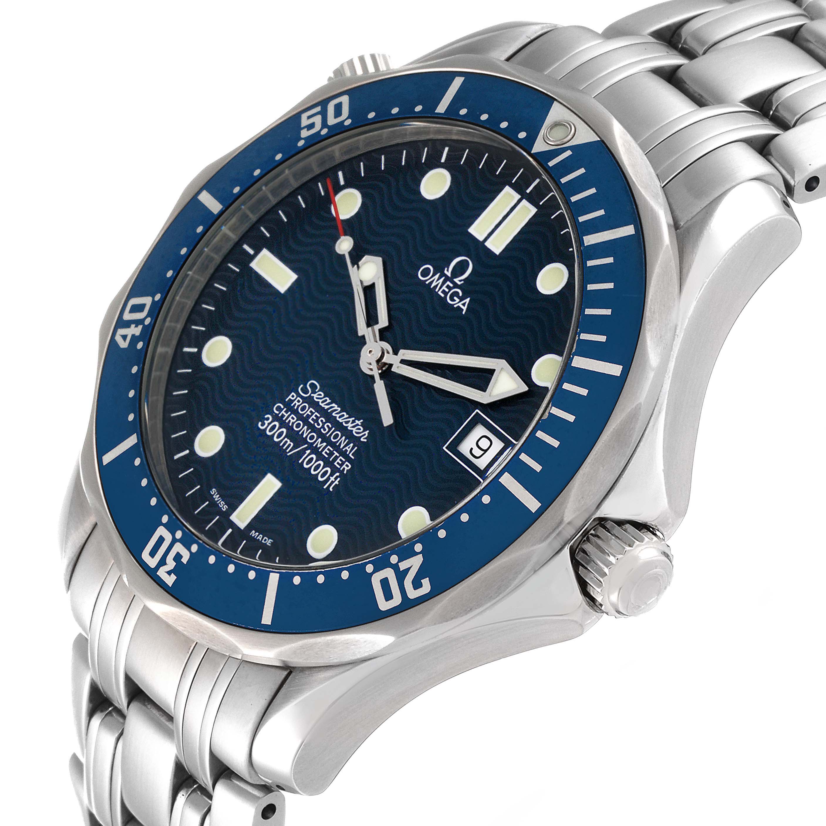 The image shows an angled view of the Omega Seamaster 2531.80.00 Men
s Stainless Steel Blue Dial 2531.80.00 Men
s Stainless Steel Blue Dial watch, highlighting the face, bezel, crown, and stainless steel bracelet.