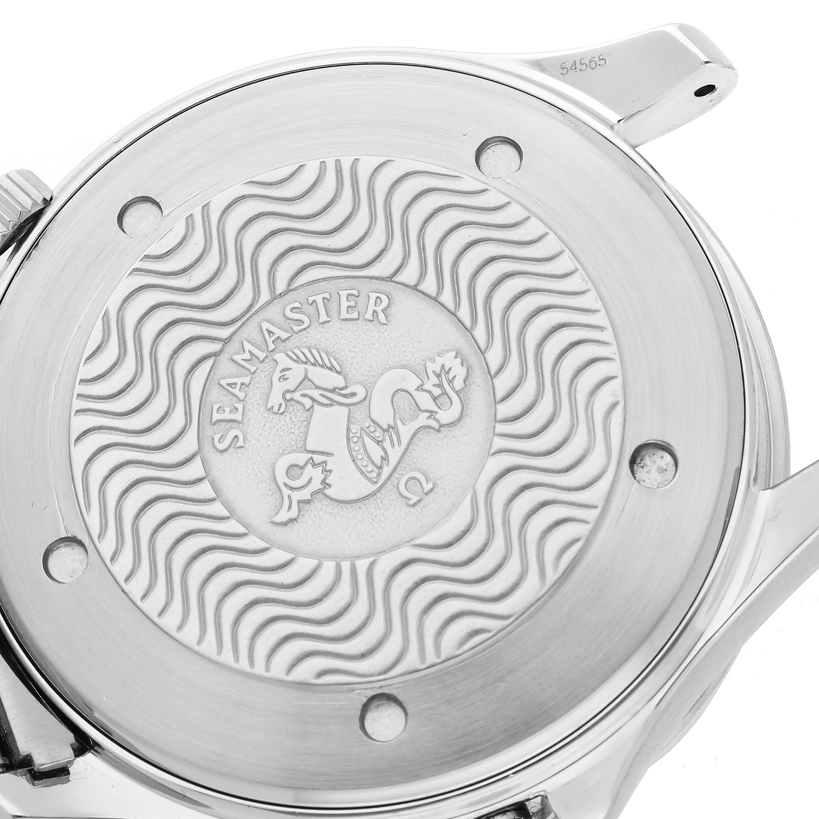 This image shows the back case of an Omega Seamaster 2541.80.00 Men
s Stainless Steel Blue Dial 2541.80.00 Men
s Stainless Steel Blue Dial watch, featuring the engraving and wave pattern design.