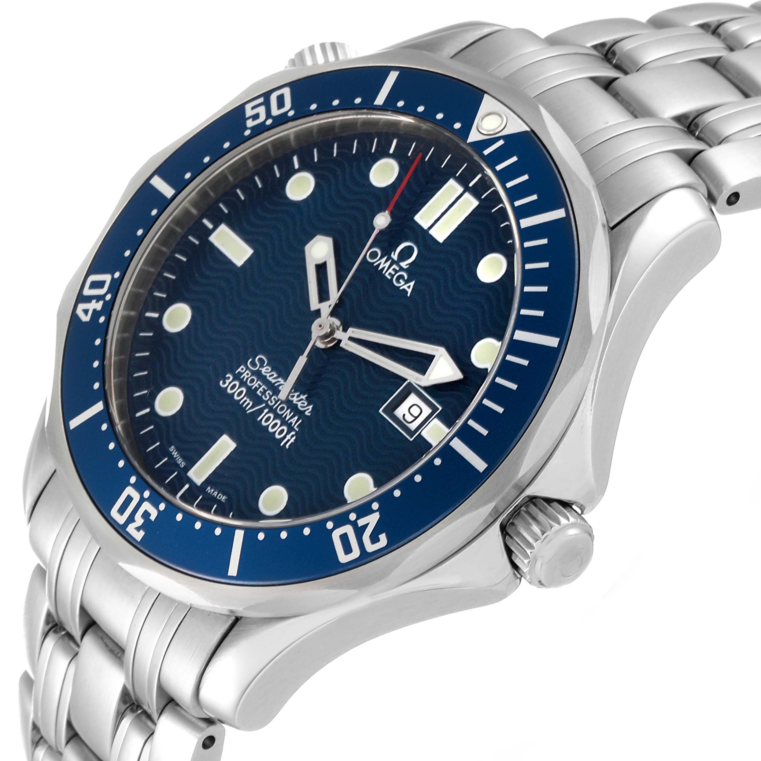 The image shows an angled close-up of an Omega Seamaster 2541.80.00 Men
s Stainless Steel Blue Dial 2541.80.00 Men
s Stainless Steel Blue Dial watch, displaying the bezel, dial, and part of the bracelet.