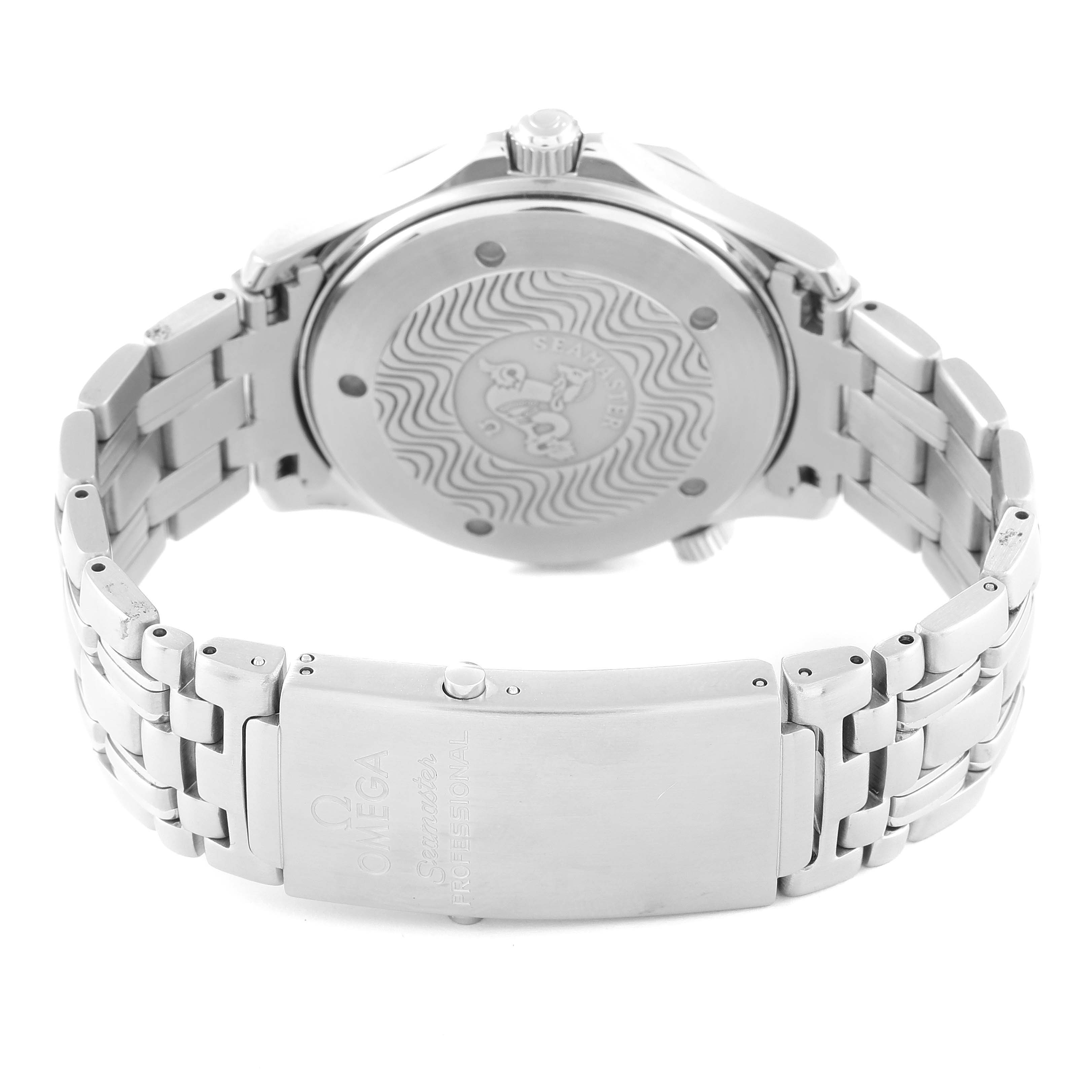 This image shows the back of an Omega Seamaster 2541.80.00 Men
s Stainless Steel Blue Dial 2541.80.00 Men
s Stainless Steel Blue Dial watch and its metal bracelet, including the clasp and case back.