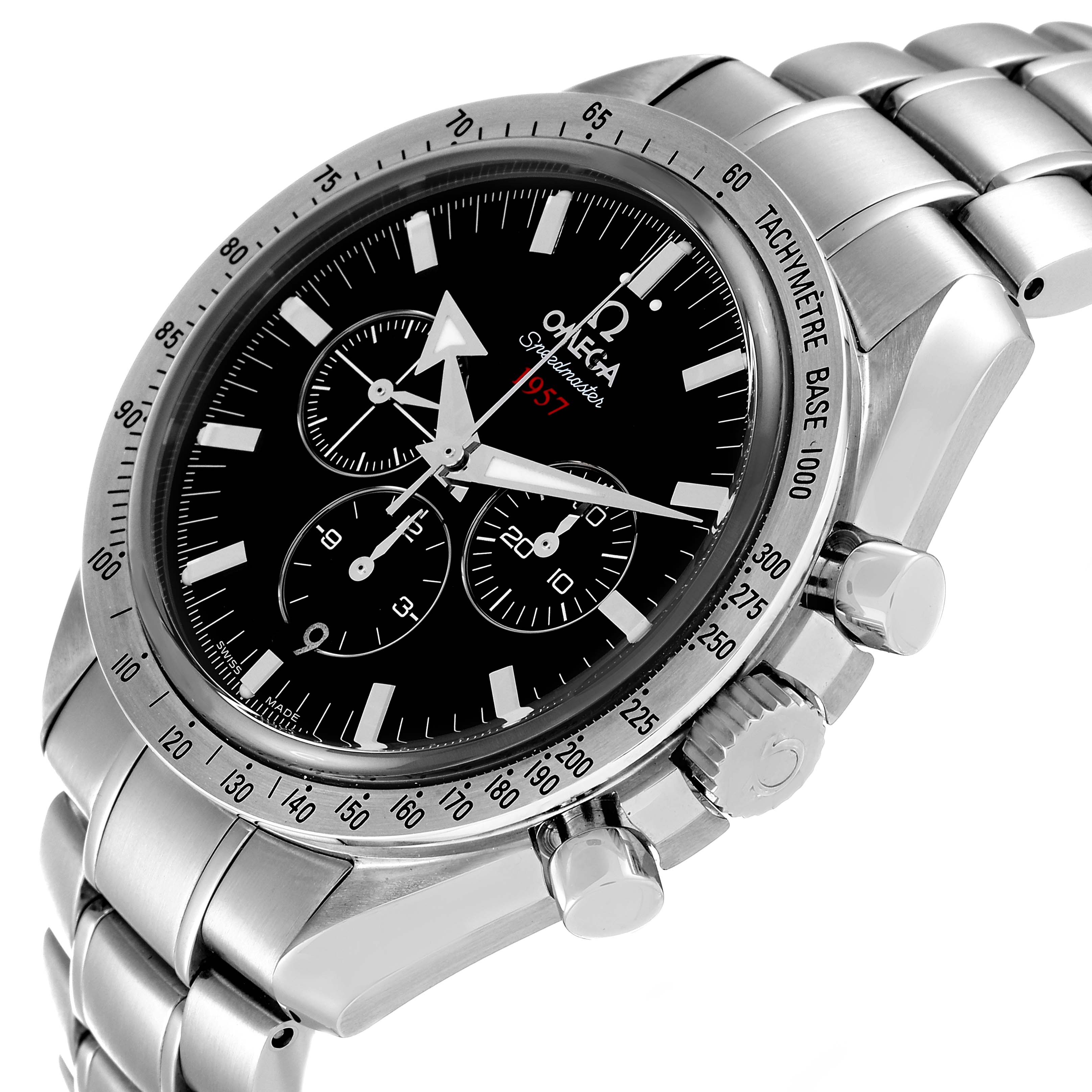 This image shows an angled view of the Omega Speedmaster 321.10.42.50.01.001 Men
s Stainless Steel Black Dial 321.10.42.50.01.001 Men
s Stainless Steel Black Dial watch, displaying its face, bezel, chronograph buttons, and stainless steel bracelet.