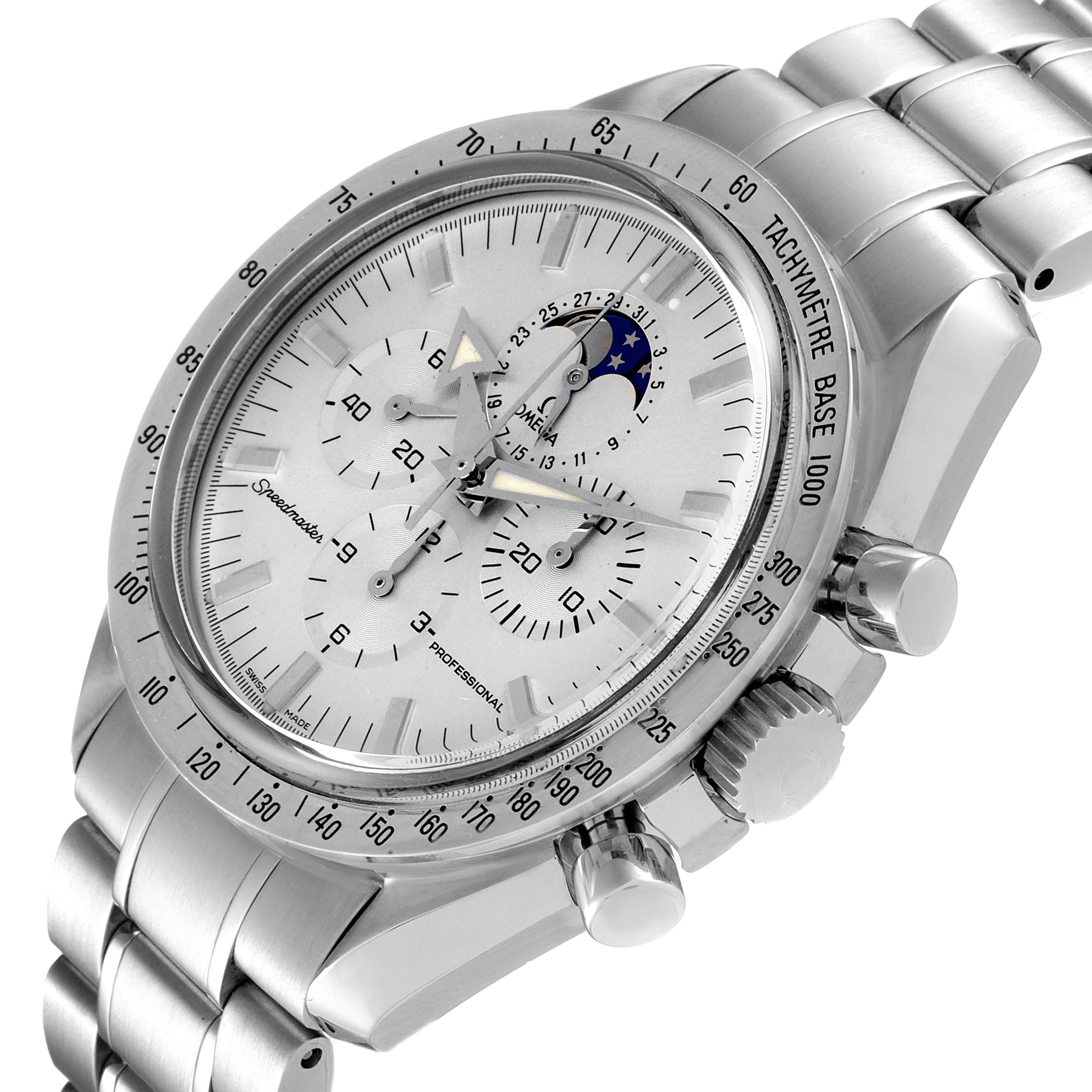 The image shows an angled view of the Omega Speedmaster 3575.30.00 Men
s Stainless Steel Silver Dial 3575.30.00 Men
s Stainless Steel Silver Dial watch, highlighting the face, bezel, crown, and pushers.