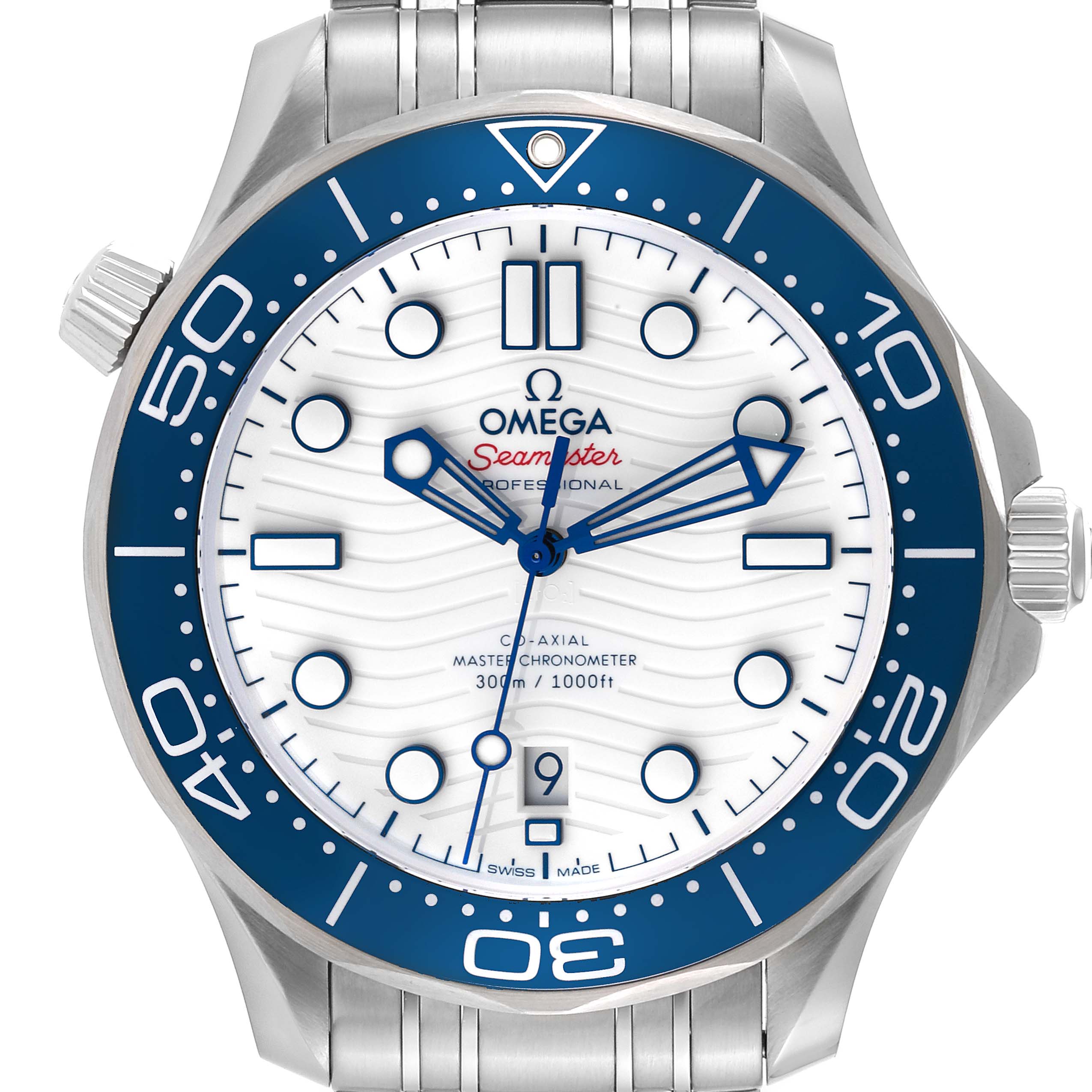 The image shows a front view of an Omega Seamaster 522.30.42.20.04.001 Men
s Stainless Steel White Dial 522.30.42.20.04.001 Men
s Stainless Steel White Dial watch, highlighting its white dial, blue bezel, and metal bracelet.