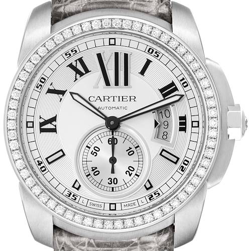The Calibre de Cartier watch is shown from the front, displaying the dial, bezel, sub-dial, and crown.