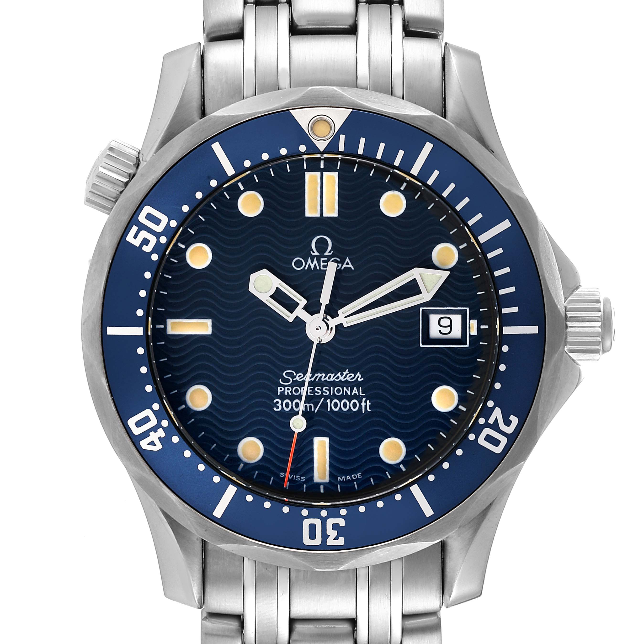 The image shows a front view of the Omega Seamaster 2561.80.00 Men's Stainless Steel Blue Dial 2561.80.00 Men's Stainless Steel Blue Dial watch, highlighting its dial, bezel, and part of its bracelet.