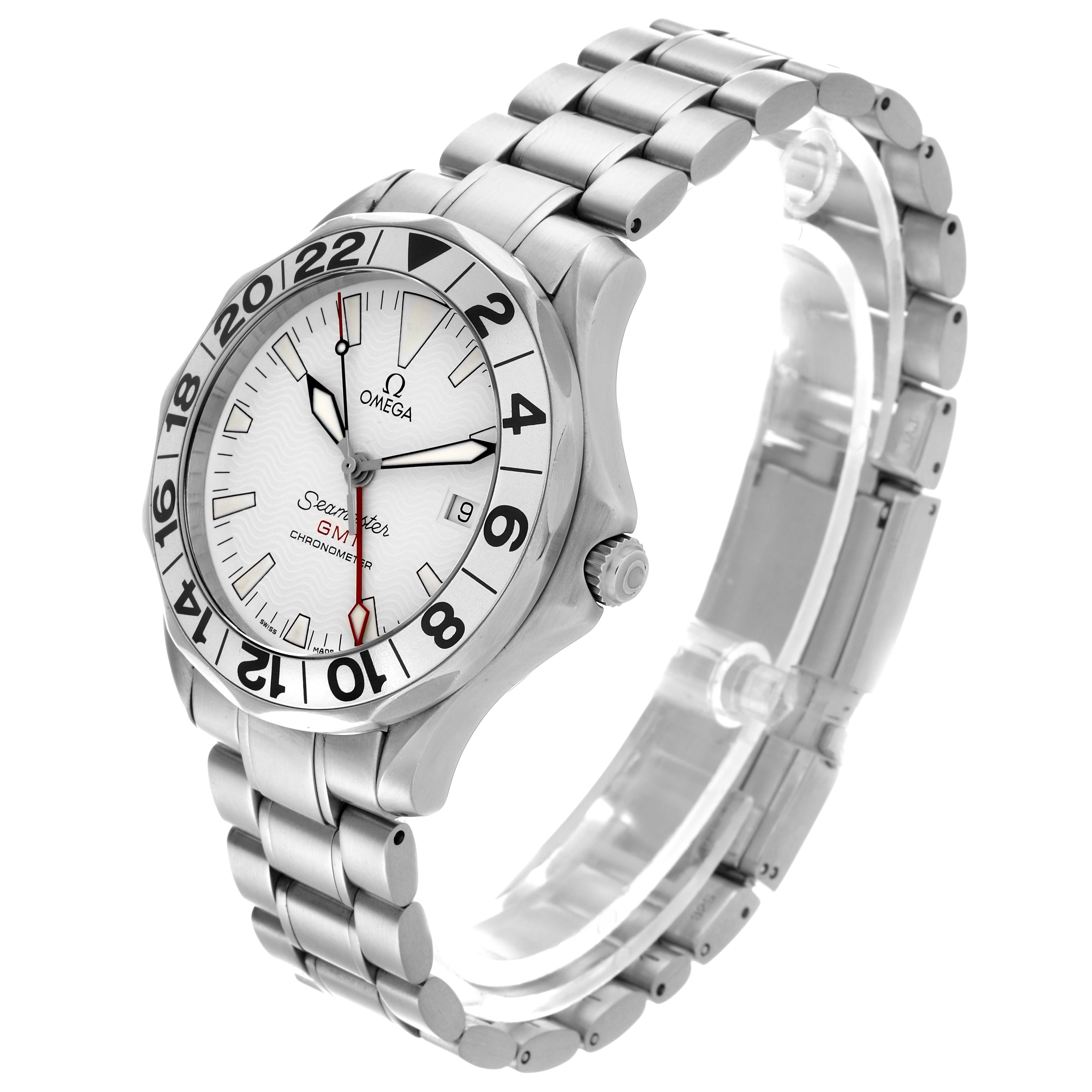The Omega Seamaster 2538.20.00 Men's Stainless Steel White Dial 2538.20.00 Men's Stainless Steel White Dial watch is shown at an oblique angle, featuring the face, bezel, crown, and bracelet links.