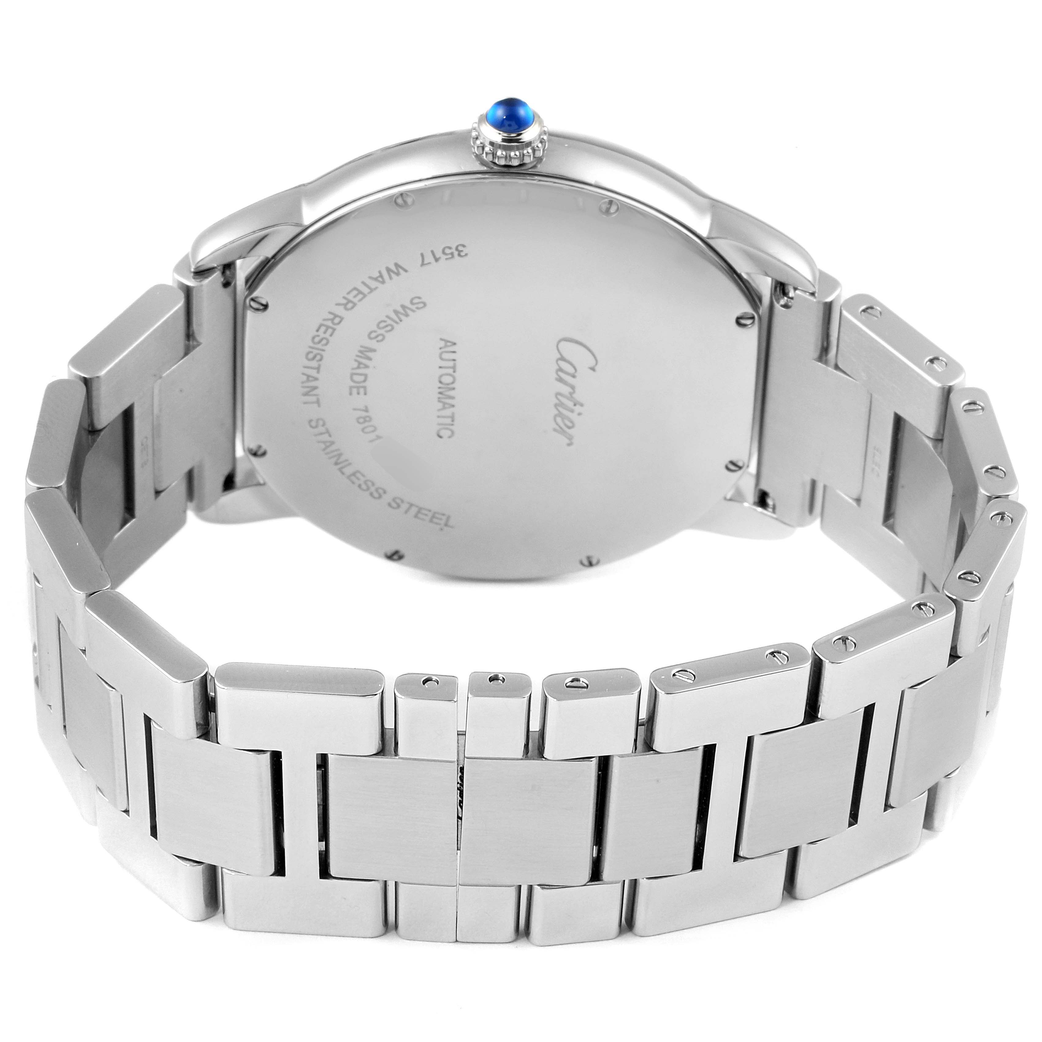 This image shows the back of the Cartier Ronde W6701011 Men
s Stainless Steel Silver Dial W6701011 Men
s Stainless Steel Silver Dial model watch, highlighting its stainless steel case and bracelet.