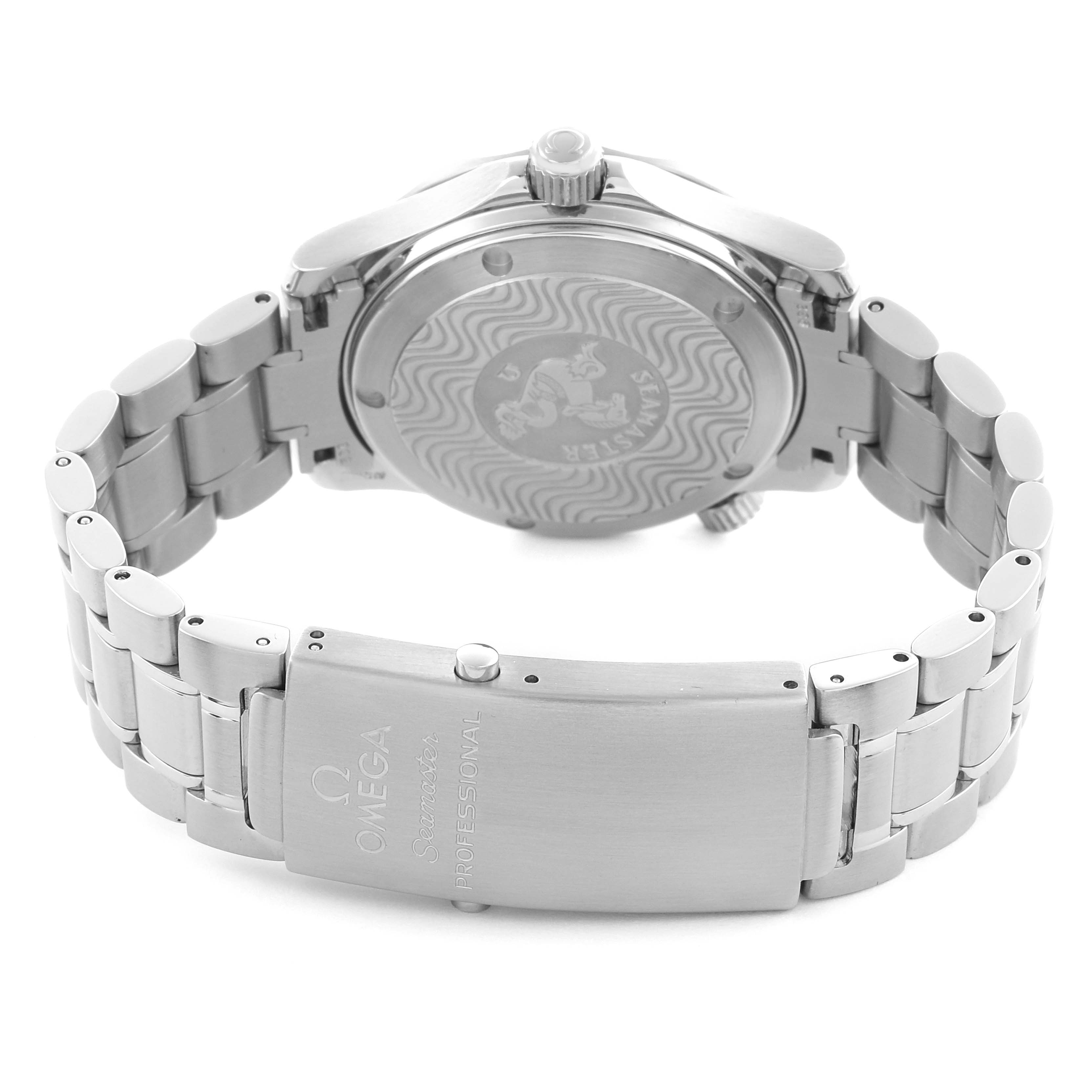 The image shows the back case and bracelet of the Omega Seamaster 2252.50.00 Men
s Stainless Steel Black Dial 2252.50.00 Men
s Stainless Steel Black Dial, highlighting the clasp and engraved back.